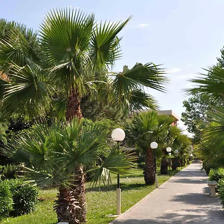 Centro Turistico Akiris 4*