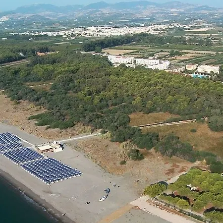 Centro Turistico Akiris 4*