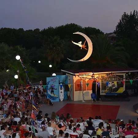 Centro Turistico Akiris منتجع