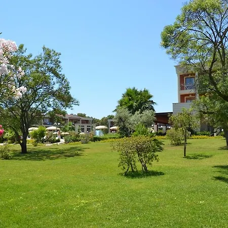 Centro Turistico Akiris