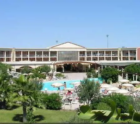 Centro Turistico Akiris منتجع نوفا سيري مارينا
