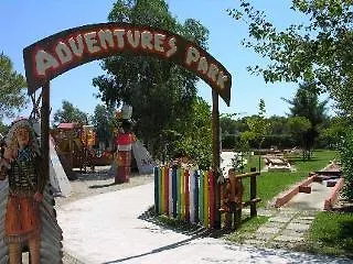منتجع Centro Turistico Akiris 4*