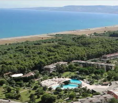 Centro Turistico Akiris 4*