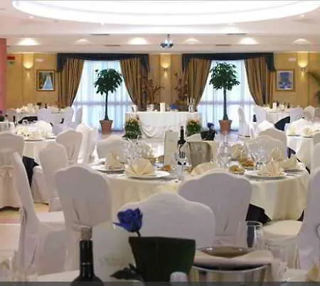 Centro Turistico Akiris منتجع 4*