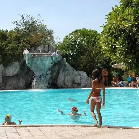 منتجع Centro Turistico Akiris نوفا سيري مارينا