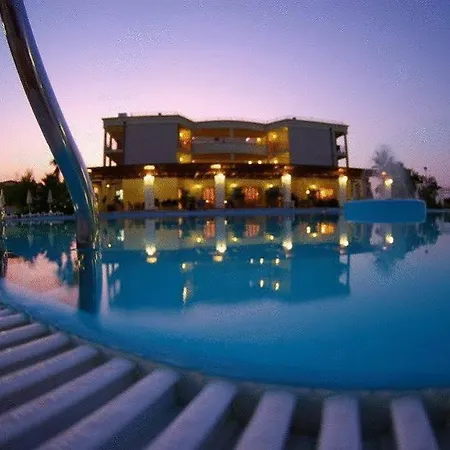 Centro Turistico Akiris منتجع