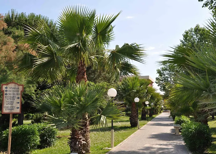 Centro Turistico Akiris 4*