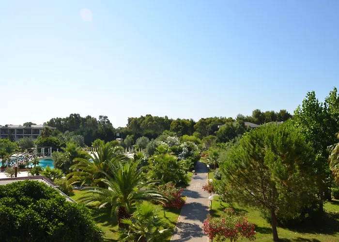 Centro Turistico Akiris Resort 4*